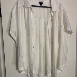 Torrid White Short Sleeve Blouse with Embroidered Accents